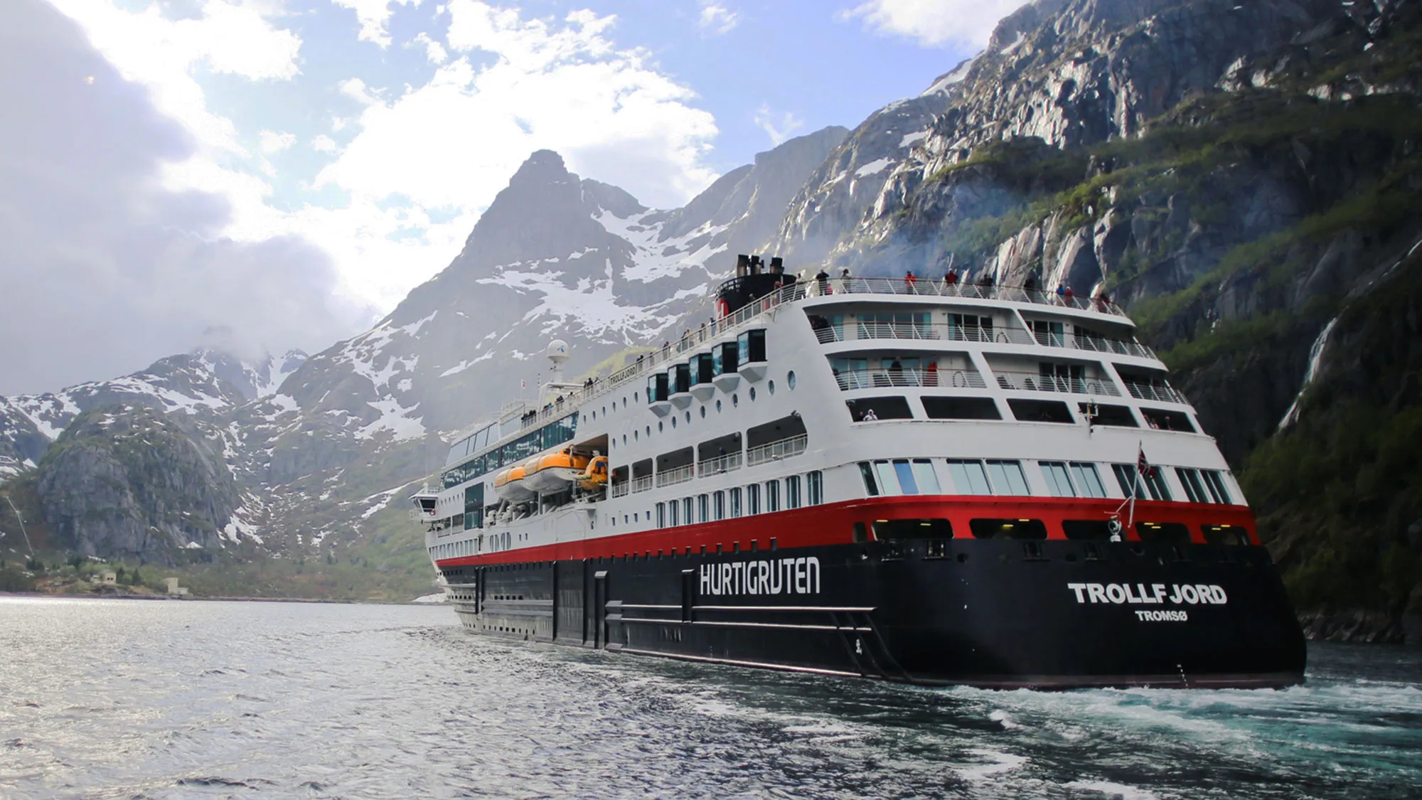 HURTIGRUTEN CRUCEROS FIORDOS NORUEGOS TROLLFJORD NORWAY CRUISES HURTIGRUTEN #Hurtigruten #NorwayFjords #FiordosNoruegos
